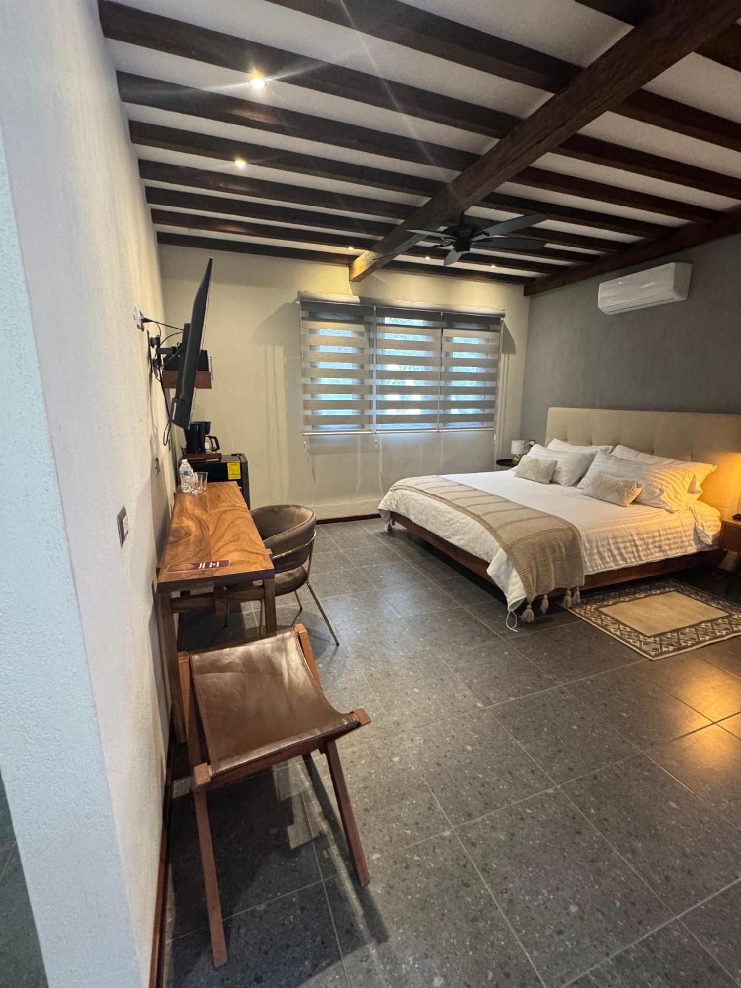 Hotel Arista 1026 ซานหลุยส์โปโตซิ ภายนอก รูปภาพ