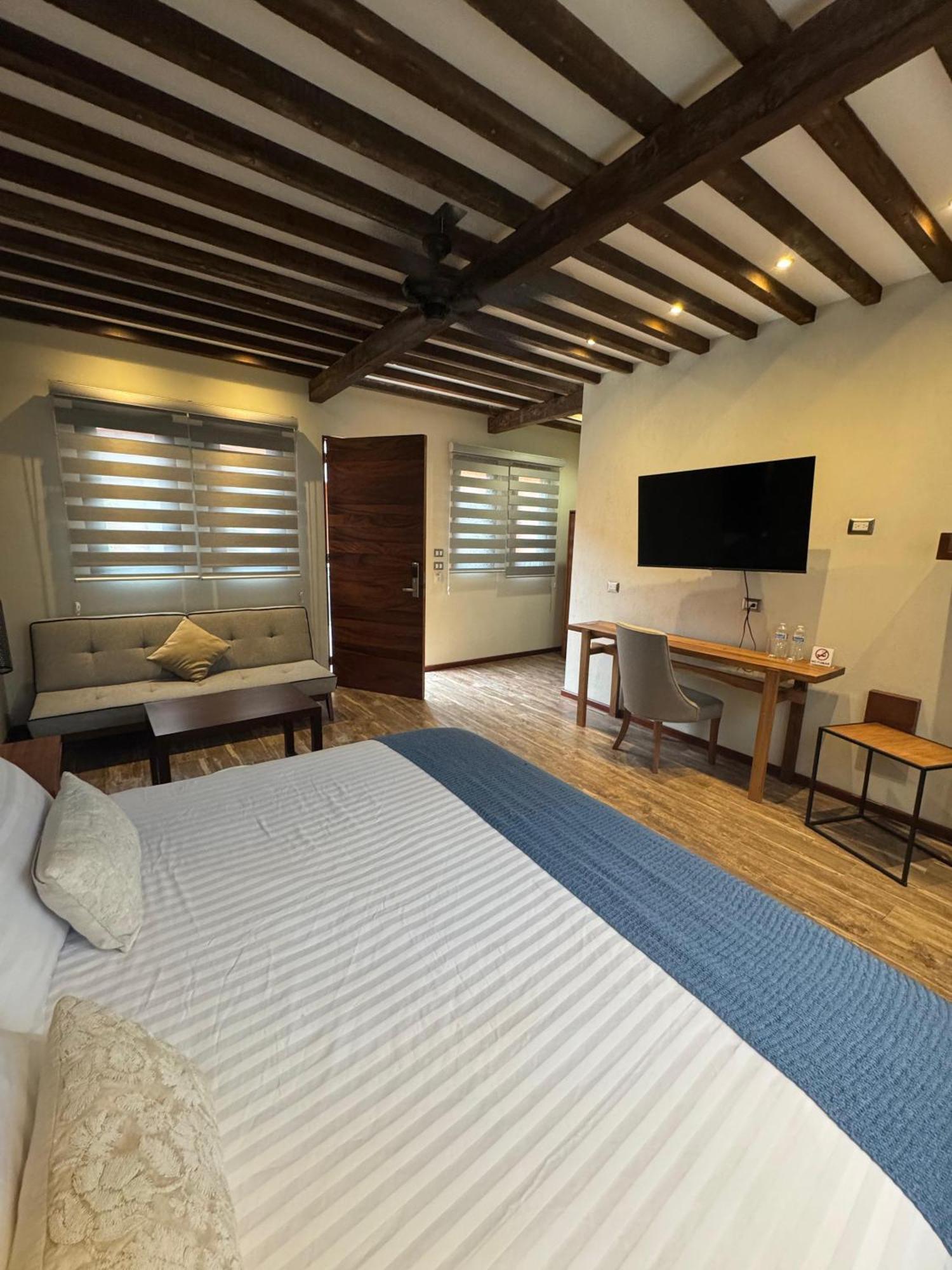 Hotel Arista 1026 ซานหลุยส์โปโตซิ ภายนอก รูปภาพ
