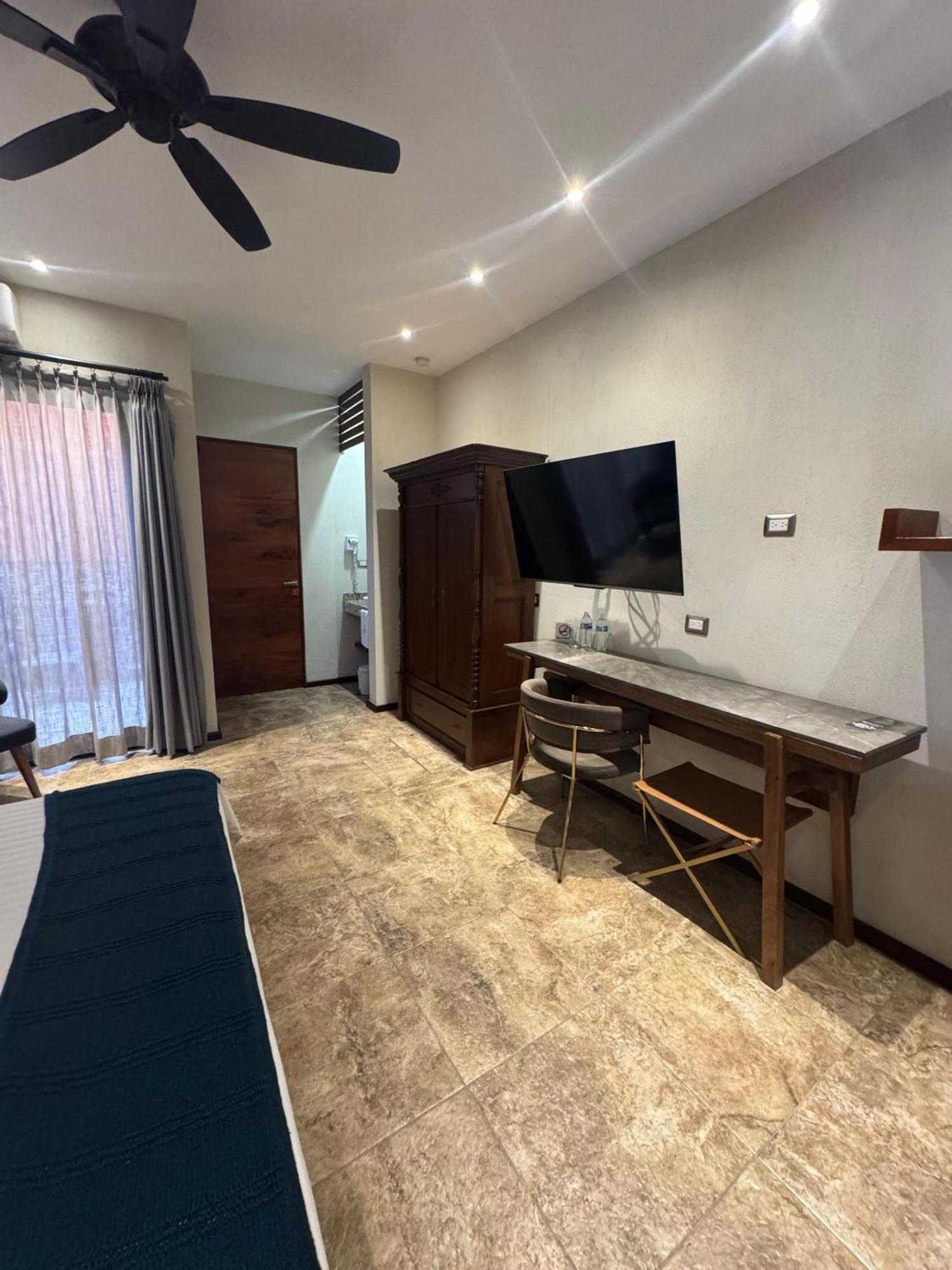 Hotel Arista 1026 ซานหลุยส์โปโตซิ ภายนอก รูปภาพ